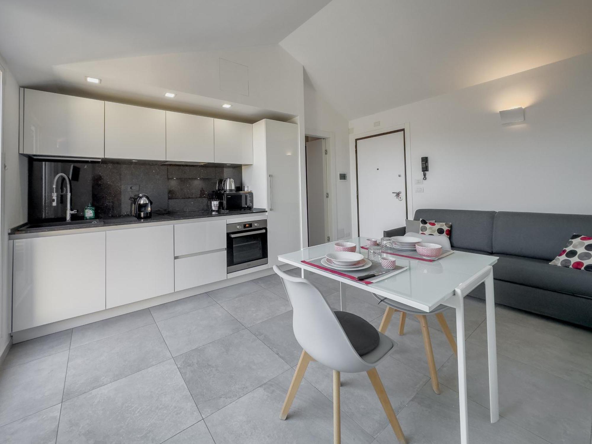 Realkasa Train Plaza Apartment Болонья Экстерьер фото
